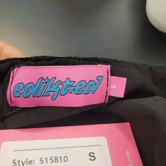 Edikted Women's Black Cotton/Spandex Tahlia Off the Shoulder Crop Top NEW - Picture 14 of 16